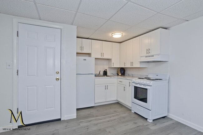 Building Photo - 41-45 Broad St Unit Apt 2F