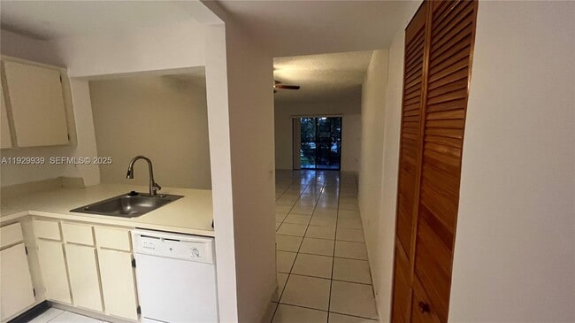 Photo - 851 NE 207th Ln Unit 204-13