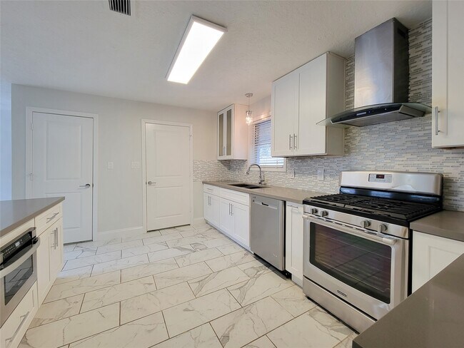 Photo - 5402 Ariel St