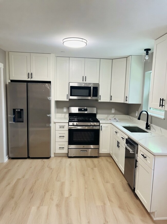 4 Poplar Ave Unit A