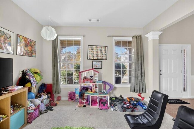 Photo - 267 Collingsworth Trace NE