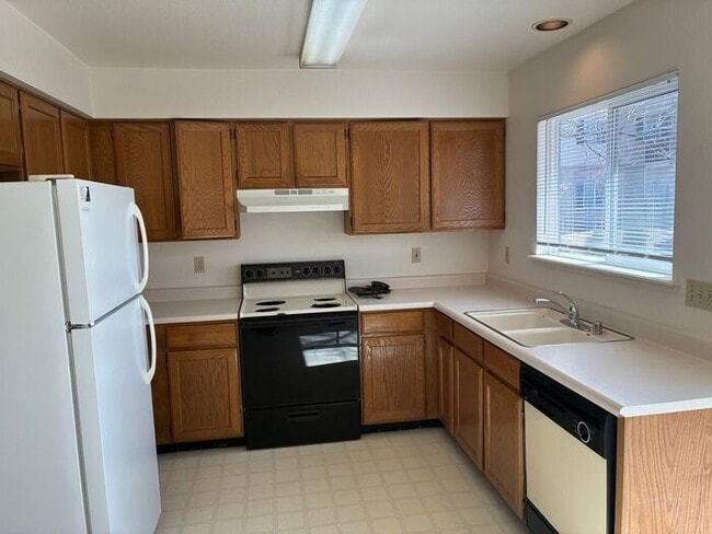 Photo - 2 Bed 1.5 Bath Townhouse End Unit in North Central Loveland