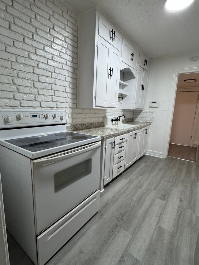 Photo - 1505 SW 8th St