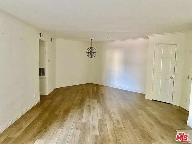 Photo - 675 Oak Run Trail