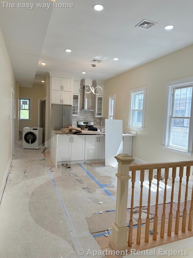 Photo - 32 Putnam Ave