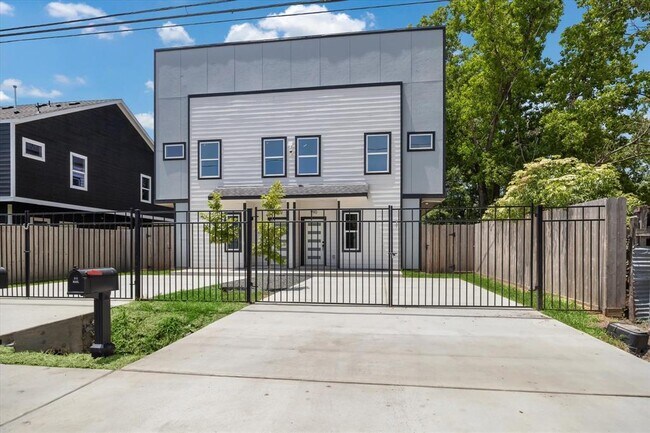 Building Photo - 990 Marjorie St Rental