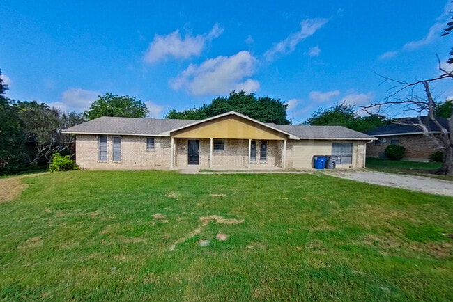 Building Photo - 168 Creekview Dr E Rental