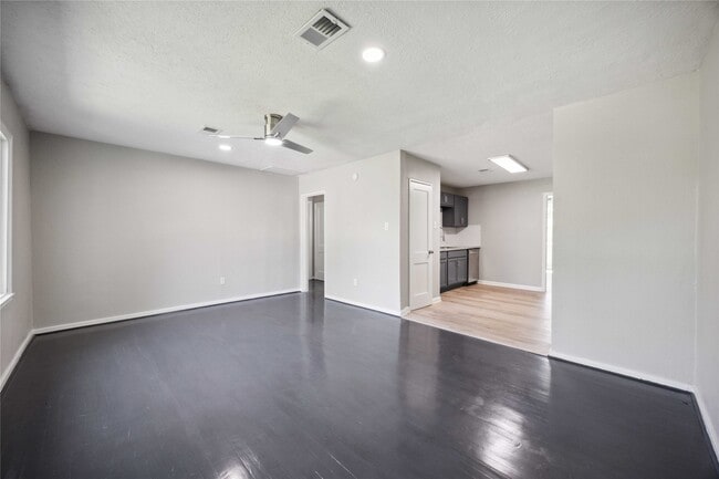 Photo - 5206 Willow Glen Dr