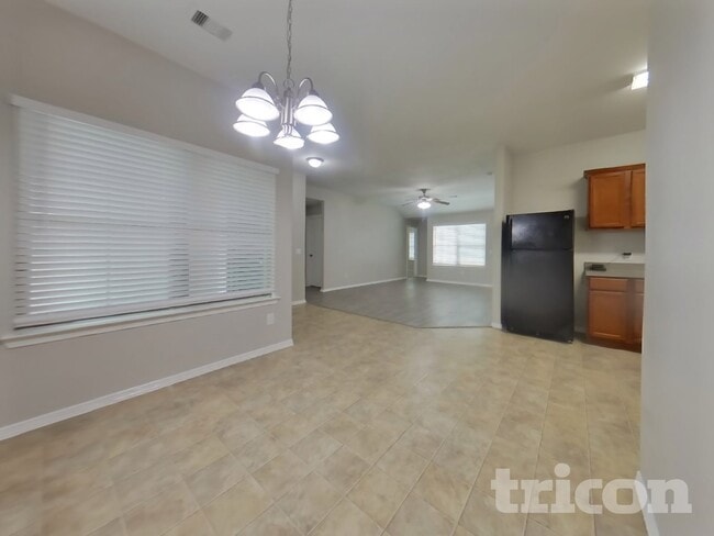 Photo - 110 N Golden Oak Dr