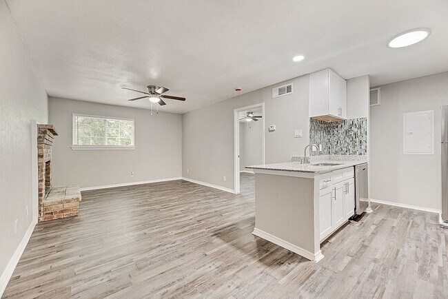 Living Room/Kitchen