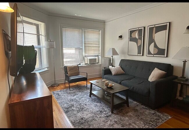 Photo - 1913 W Larchmont Ave Unit 3B