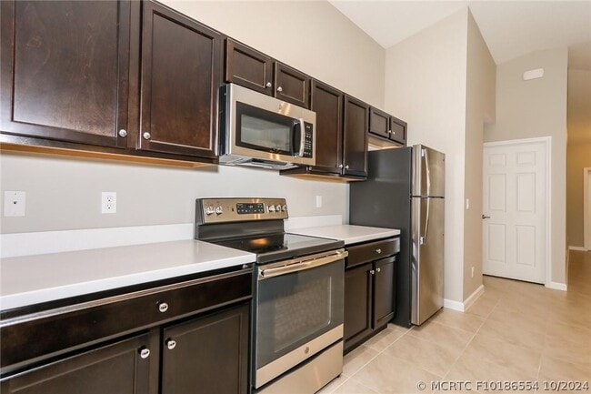 Photo - 797 SW Hillsboro Cir