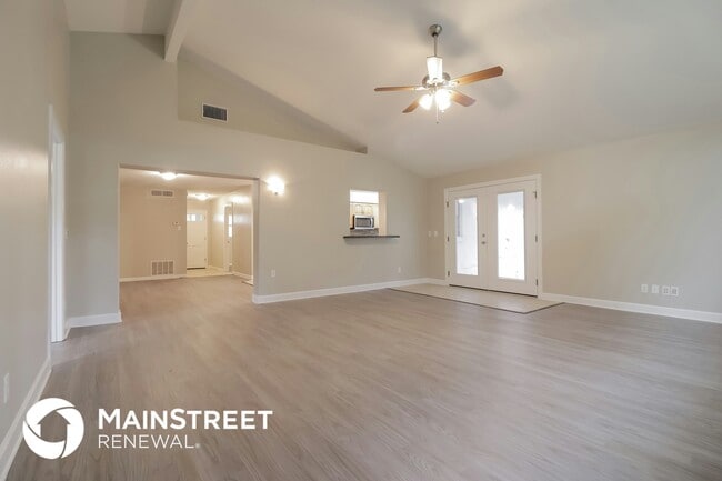 Photo - 1305 Ridgefield Ave