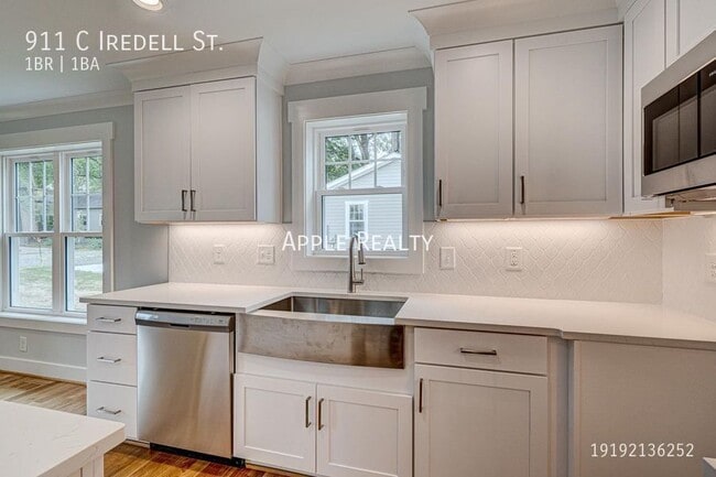 Photo - 911 Iredell St