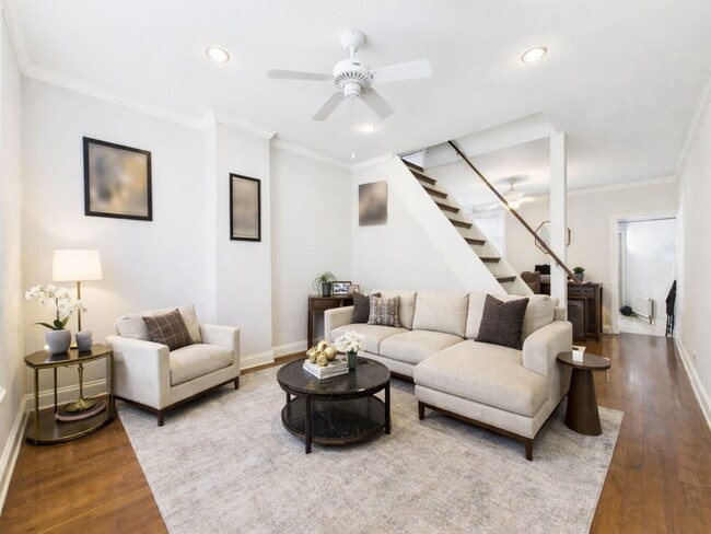 Building Photo - Newly renovated bright 2 bed 1 bath in fishtown JULY 10