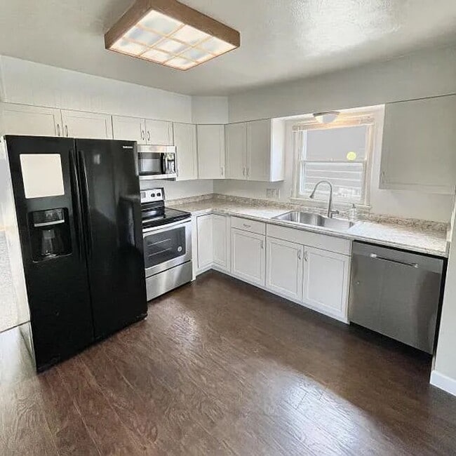 Photo - House for Rent!