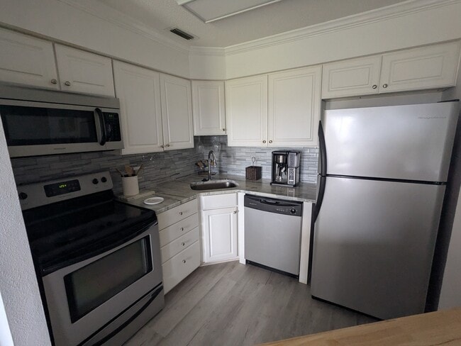 Photo - 8253 Navarre Pky Unit D104