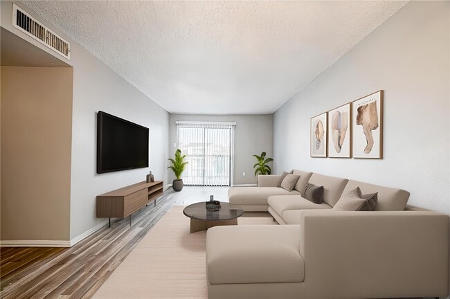 Photo - 2818 S Bartell Dr Unidad 39