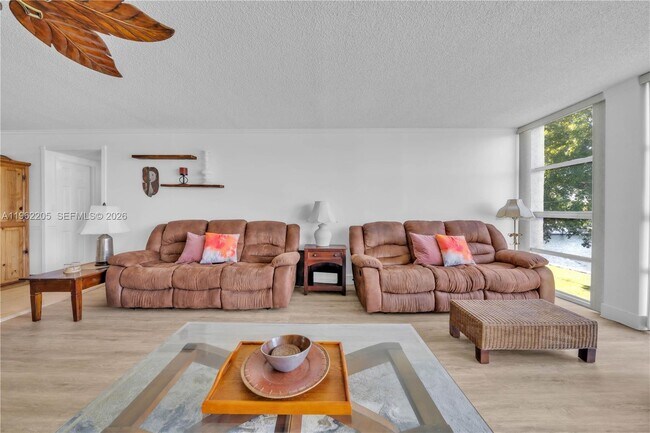 Photo - 601 Three Islands Boulevard Unidad 302