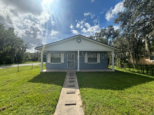 Building Photo - 1020 S Bay Ave