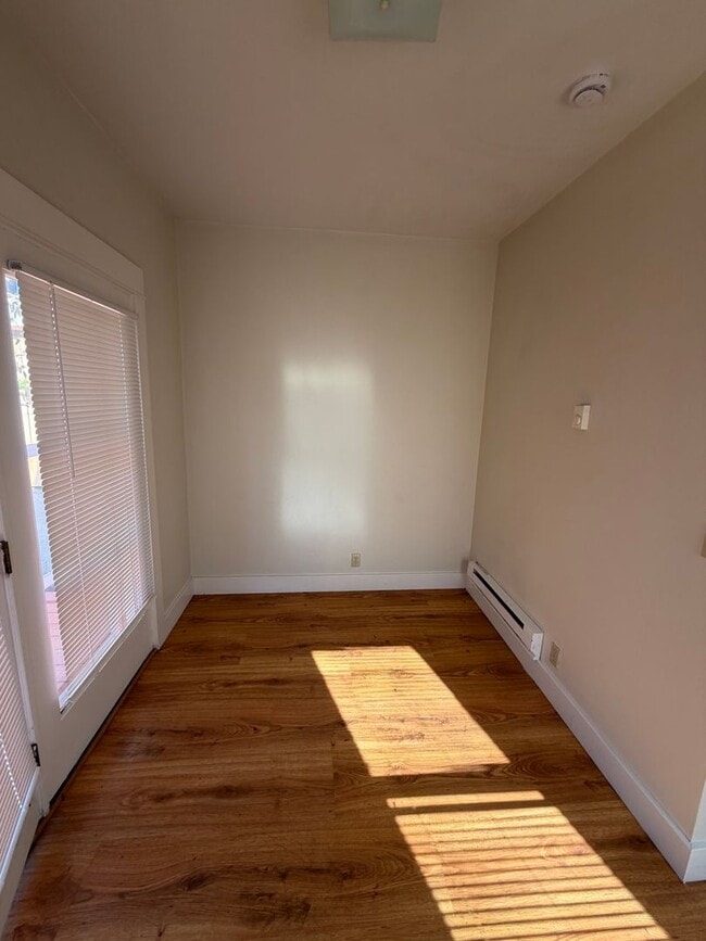 Photo - Pismo, 977-979 Unit 979