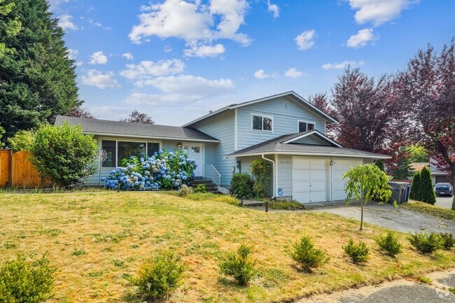 Building Photo - 13105 NE 135th St Rental