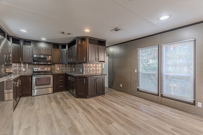 Photo - 13154 S Lee Shore Dr