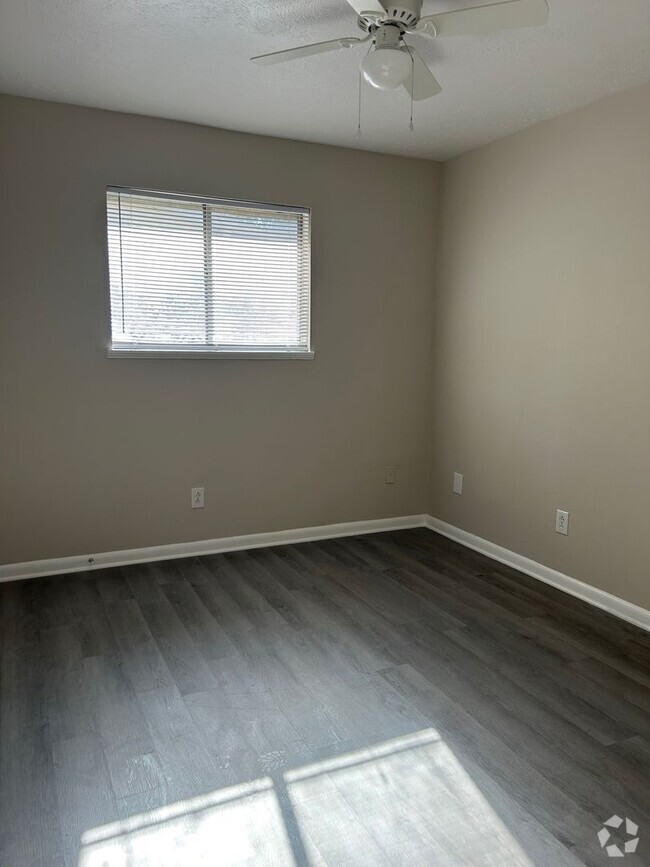 Building Photo - 127 Monroe St Rental