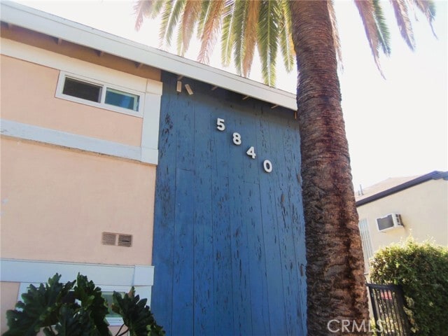 Photo - 5840 Hazeltine Ave Unidad 5