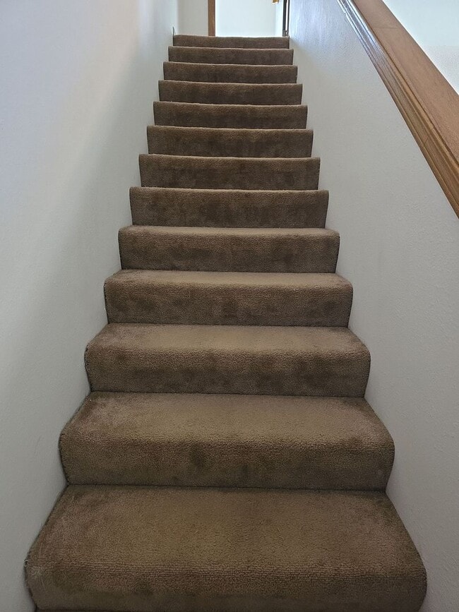 Photo - Great 3 Bed 2 Bath 2 Car Garage Split Level Duplex- Pets ok!