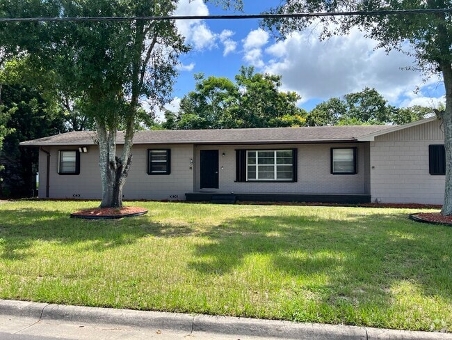 Building Photo - 511 7th St S Rental