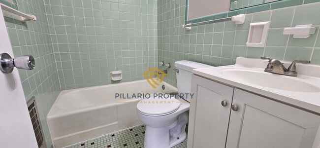 Photo - Renovated 1 Bedroom at Campbell Apartments Near Downtown Available Now! Unit 1424