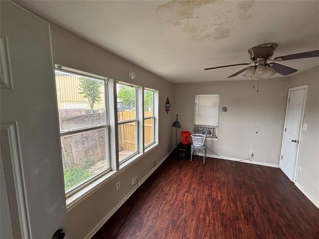 Photo - 1840 NW 12th St Unidad Back Lower