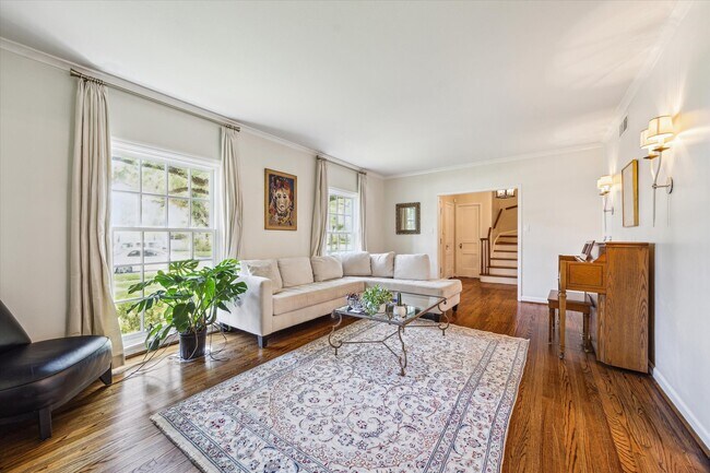 Photo - 2510 Locke Ln