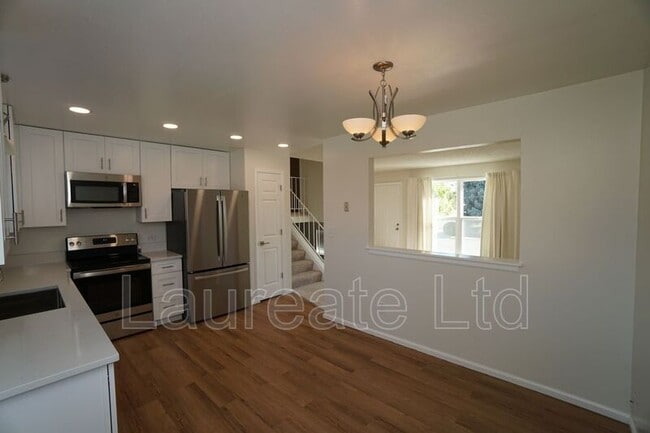 Photo - 1155 Fern St