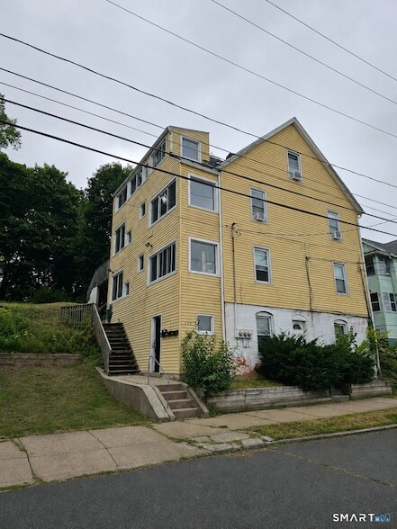 Building Photo - 222 Clark St Unit 1