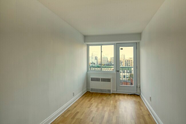 Photo - 3460 Rue Durocher Unit 1008