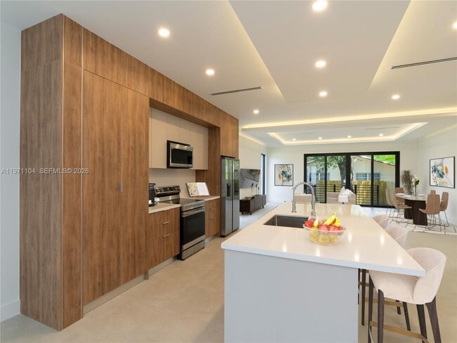 Photo - 841-843 SW 29th St