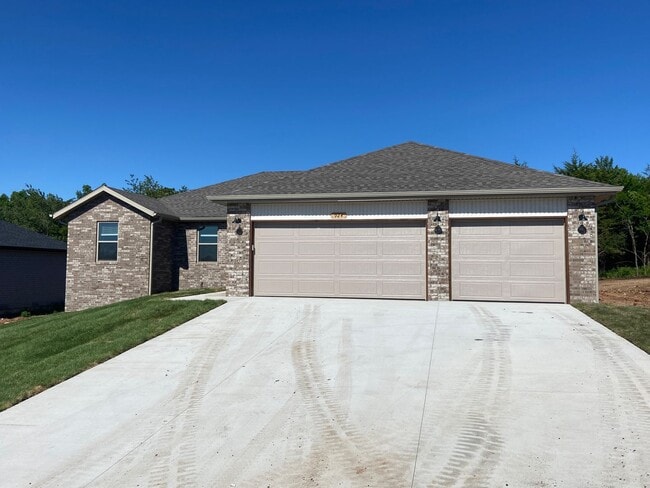 Building Photo - Brand New Home!!