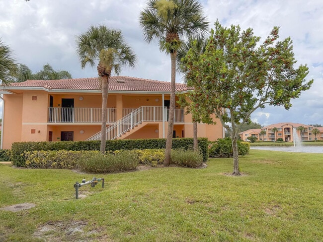 Building Photo - 251 SW Palm Dr Unit 207 Rental