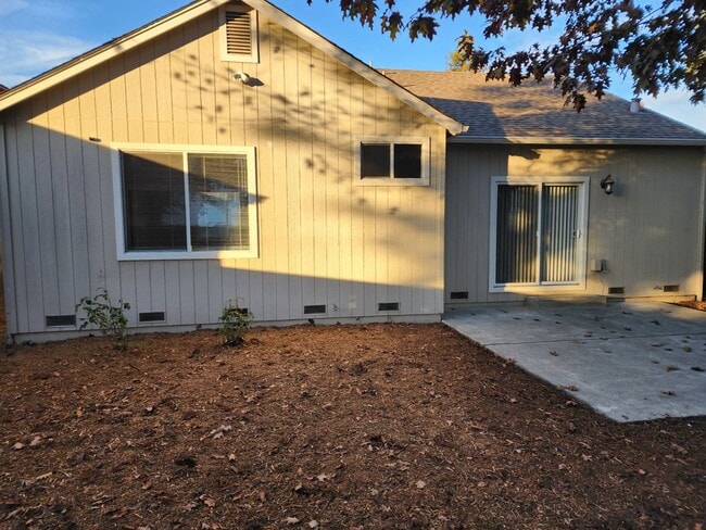 Back of the House - 340 Carrillo St