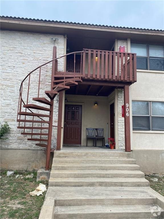 Building Photo - 906 N LBJ Dr Unit 4 Rental