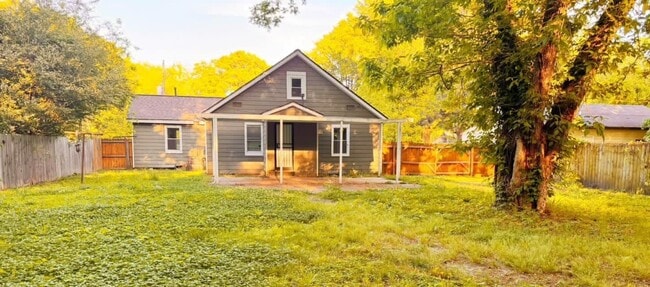 Photo - 2597 Henderson St