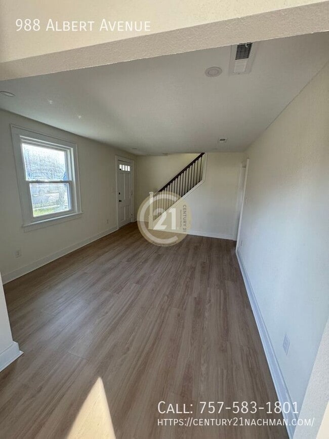 Photo - 988 Albert Ave