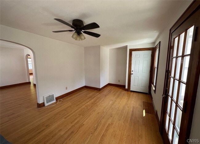 Photo - 207 Draper Ave