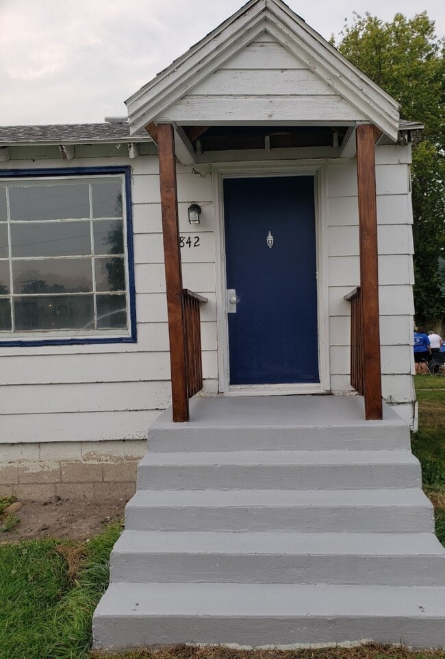 Photo - 1842 Almo Ave