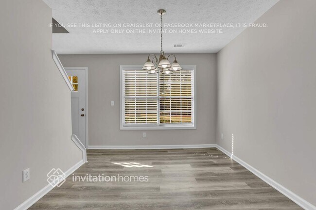 Photo - 5230 Alexander St