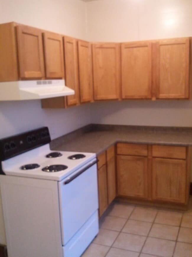 Photo - 5 PLEX - 332 NORTH 21 ST AVE. WEST Unit 1