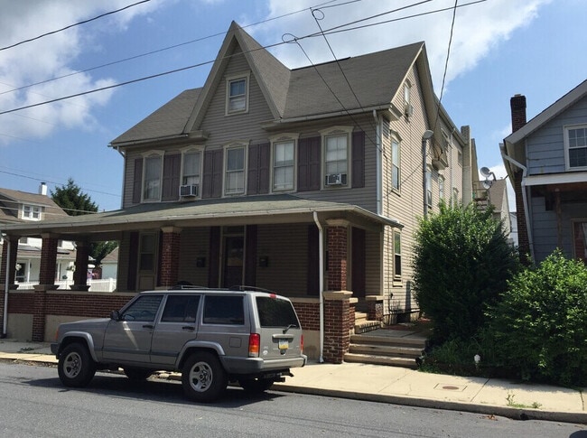 Photo - 305 4th St