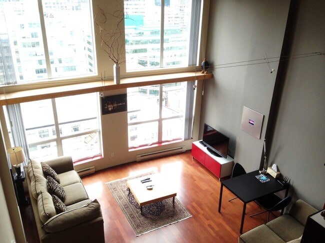 Building Photo - 933 Seymour St Unit 1203